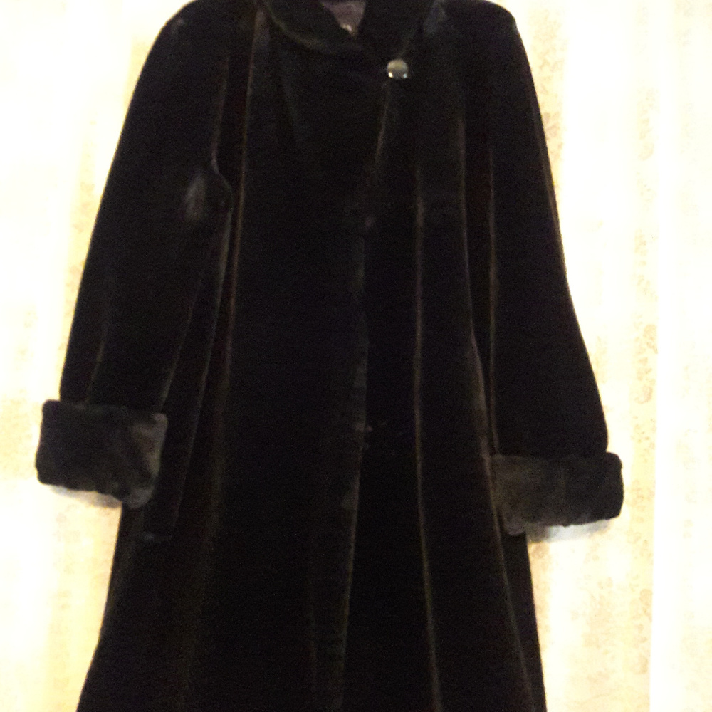 Women's faux fur winter coat